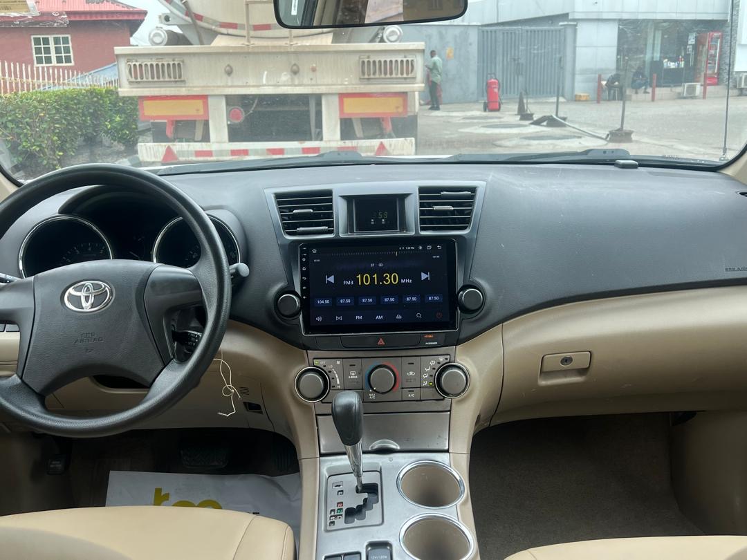 2010 Toyota Highlander V6 White SUV for Sale