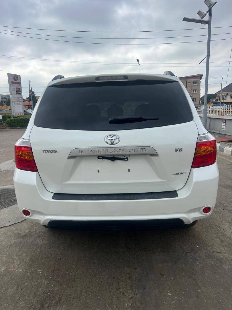 2010 Toyota Highlander V6 White SUV for Sale