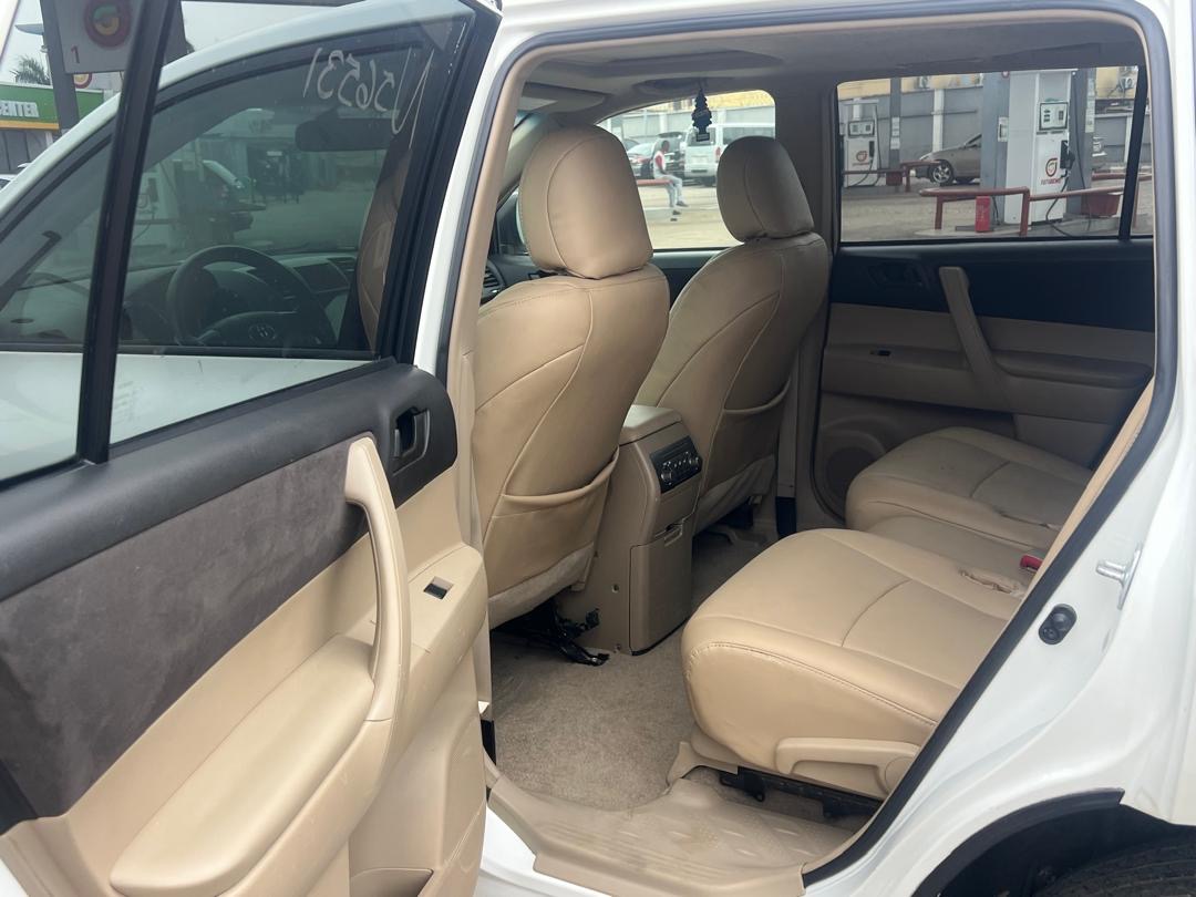 2010 Toyota Highlander V6 White SUV for Sale