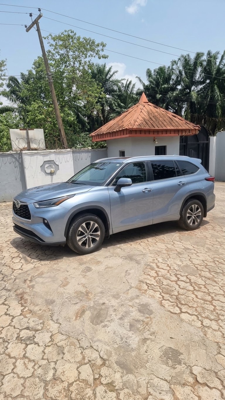 Toks 2014 Toyota Highlander SUV, Light Blue