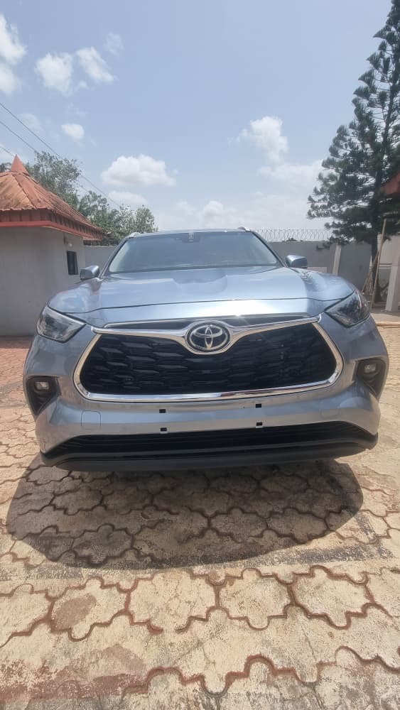 Toks 2014 Toyota Highlander SUV, Light Blue