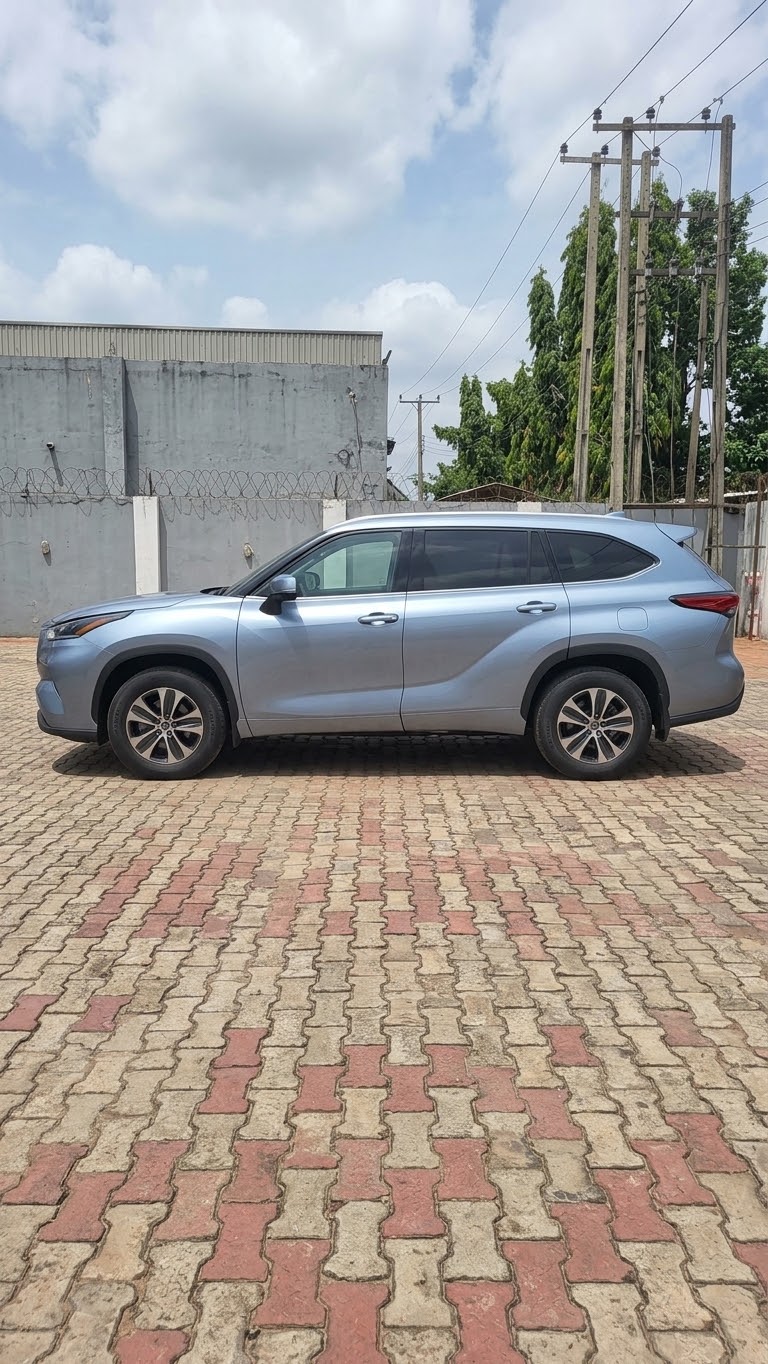 Toks 2014 Toyota Highlander SUV, Light Blue