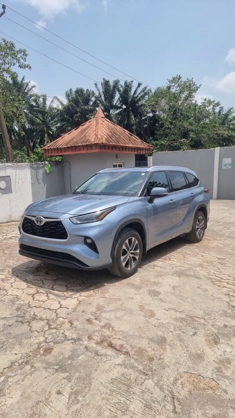 Toks 2014 Toyota Highlander SUV, Light Blue