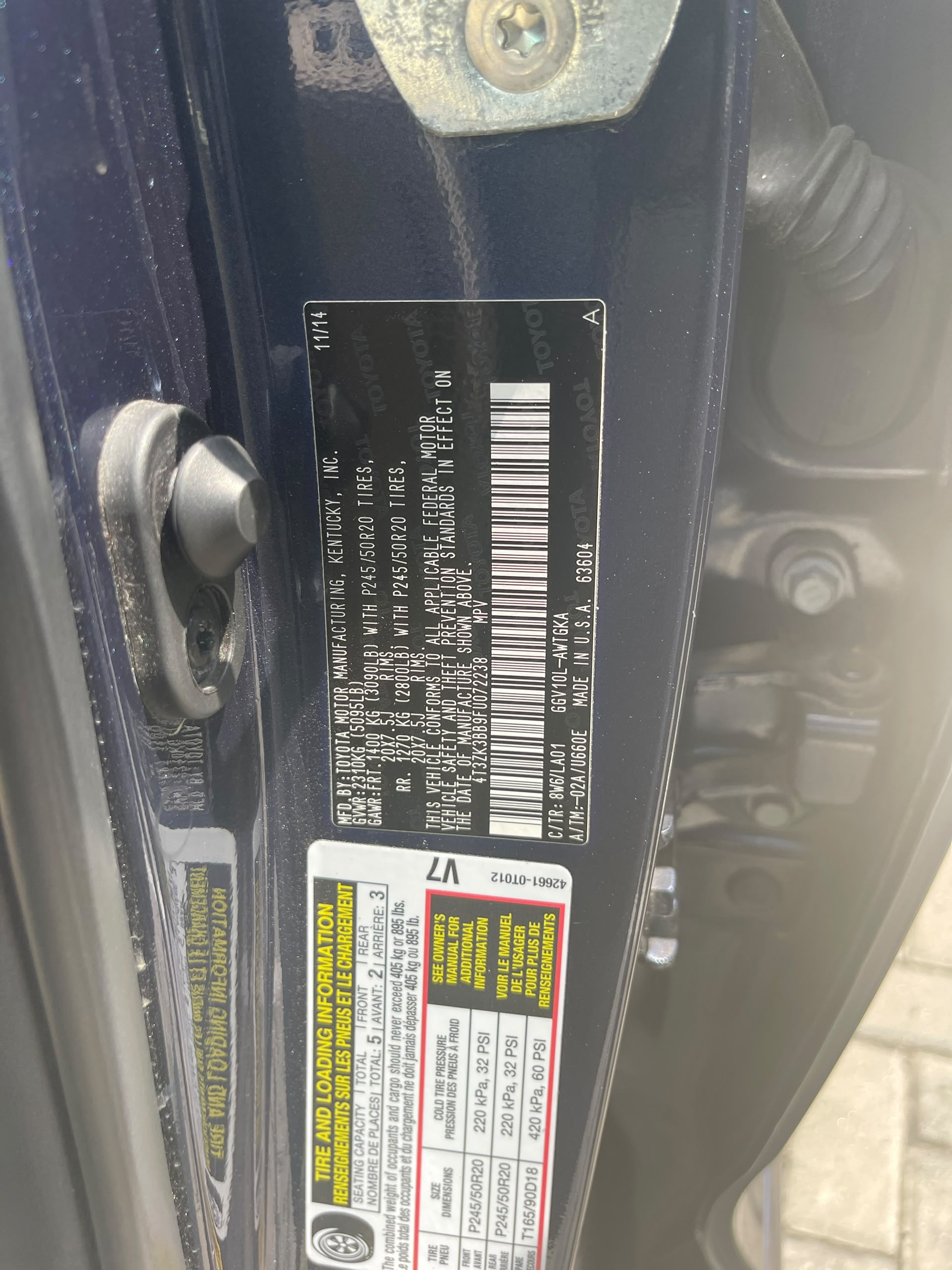 2015 Toyota Venza XLE, Sharp Blue Crossover — photo 3