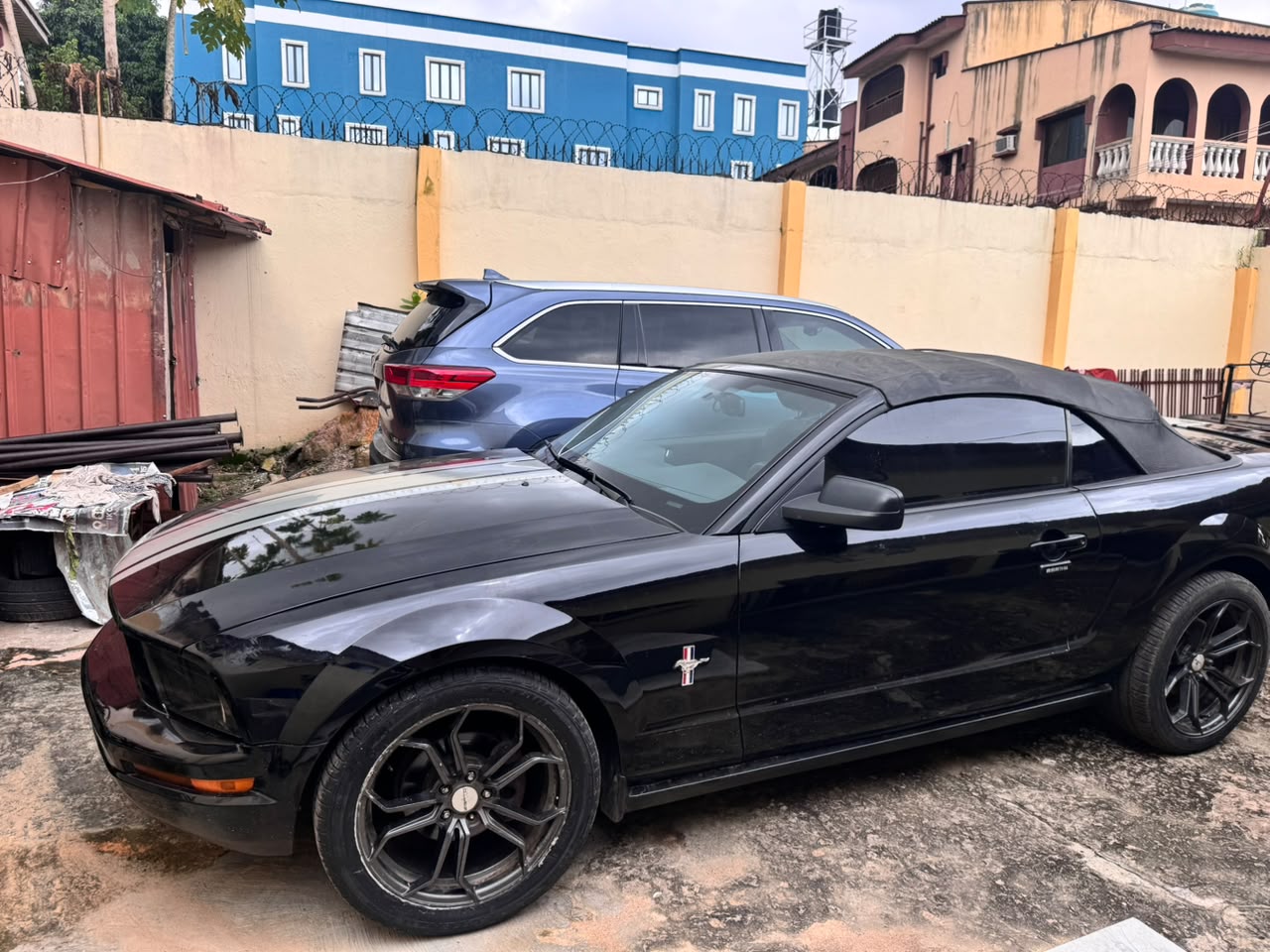 2010 Ford Mustang Convertible Black with Racing Stripes