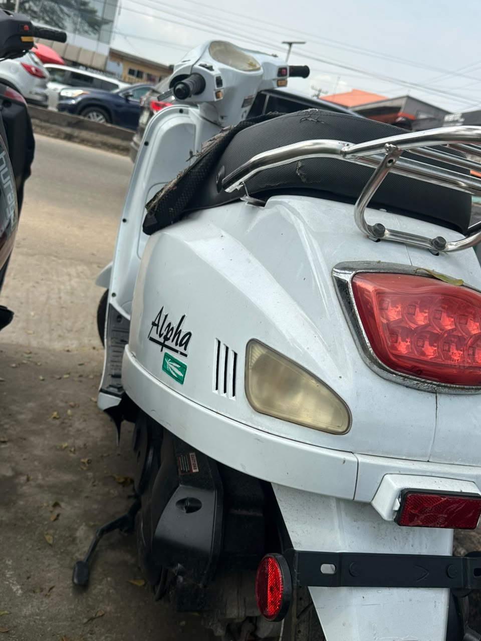 Alpha Scooter White