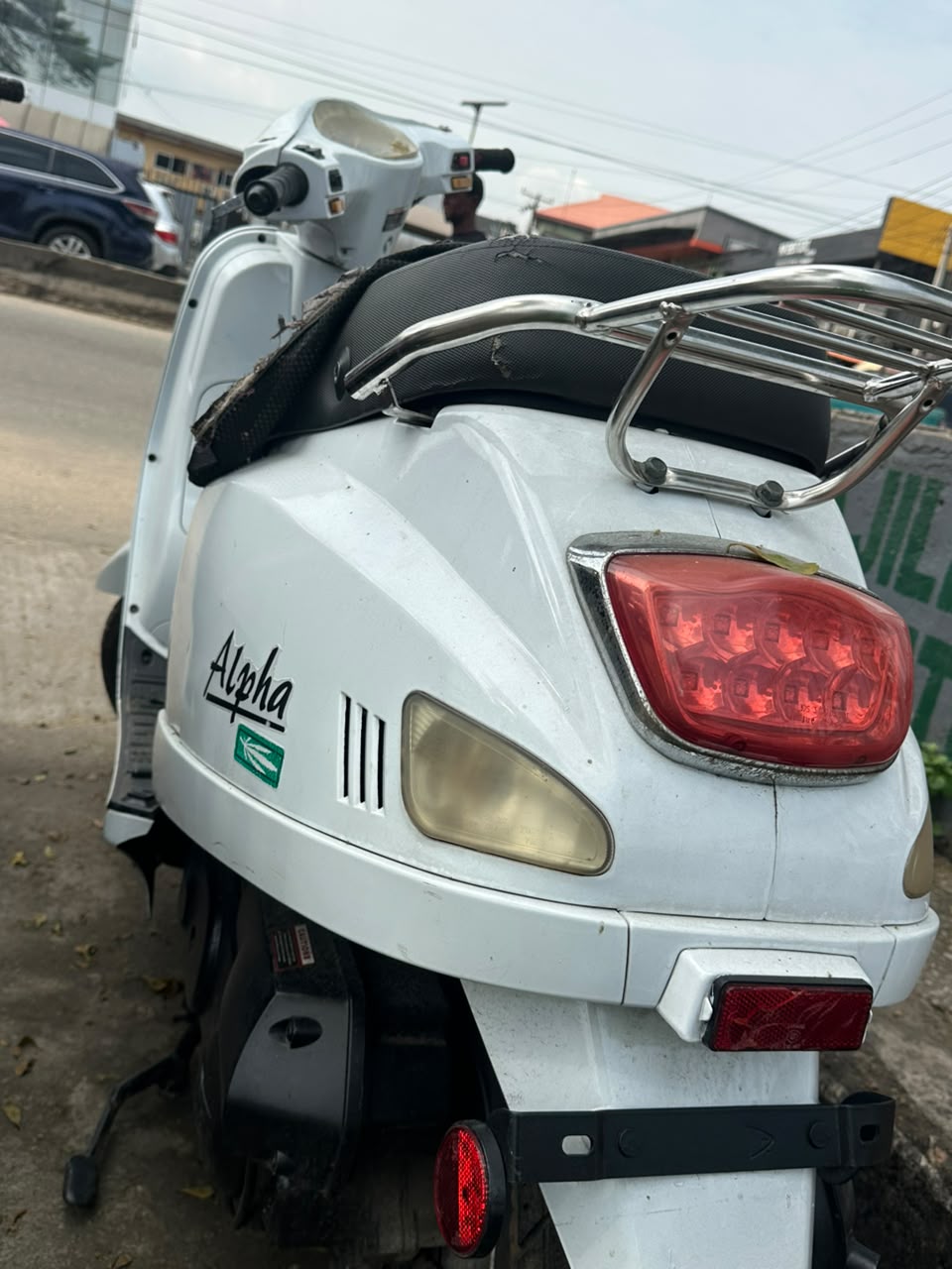 Alpha Scooter White