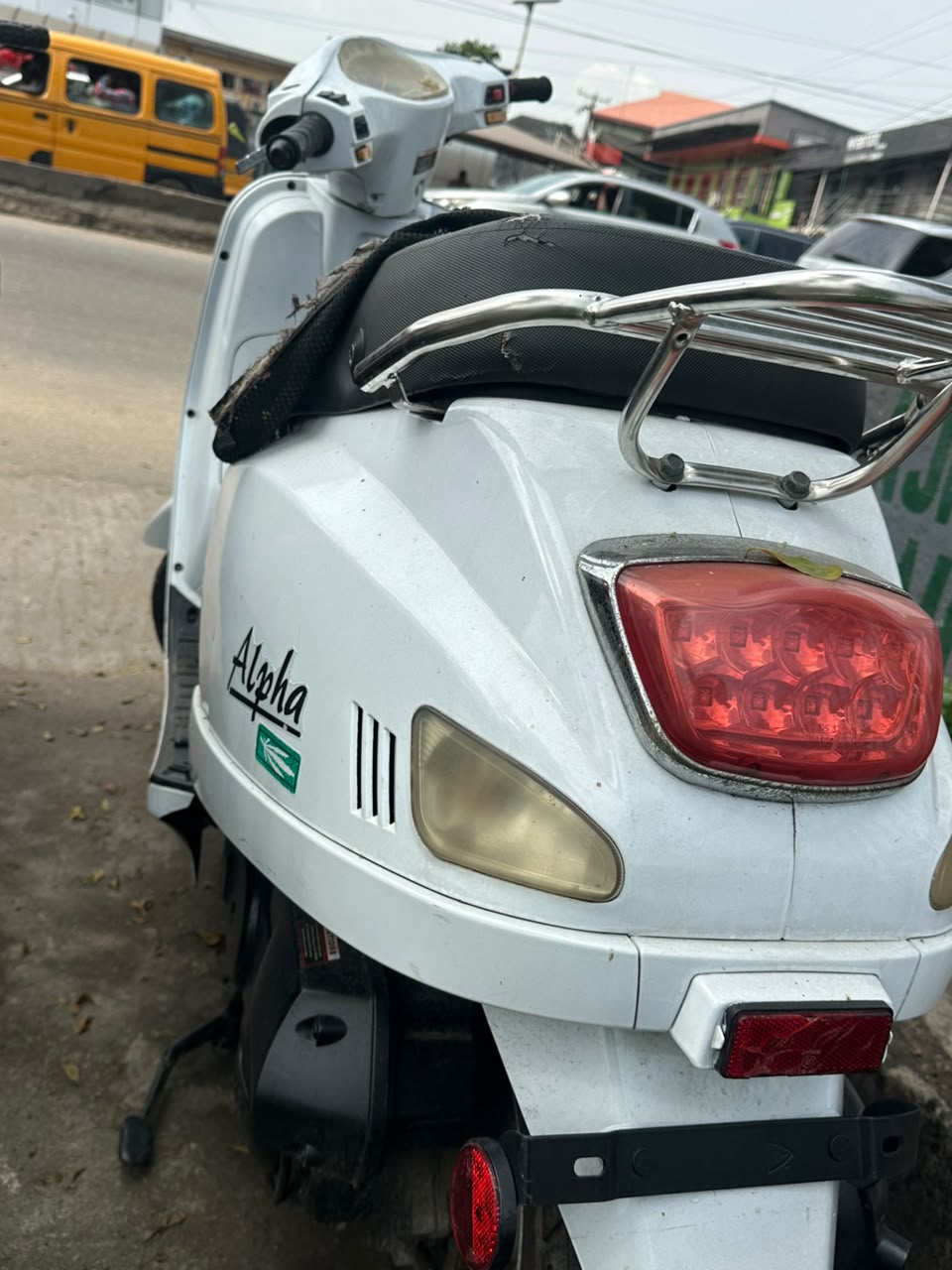 Alpha Scooter White