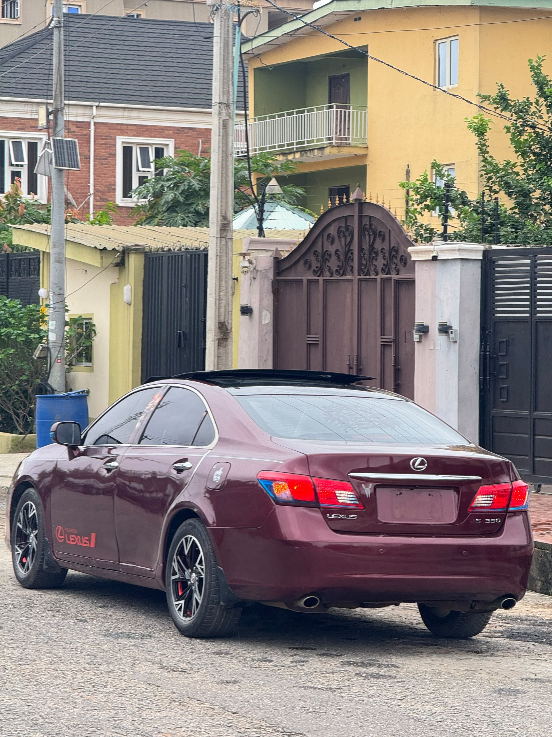 2014 Lexus ES 350, Burgundy Sedan — photo 8