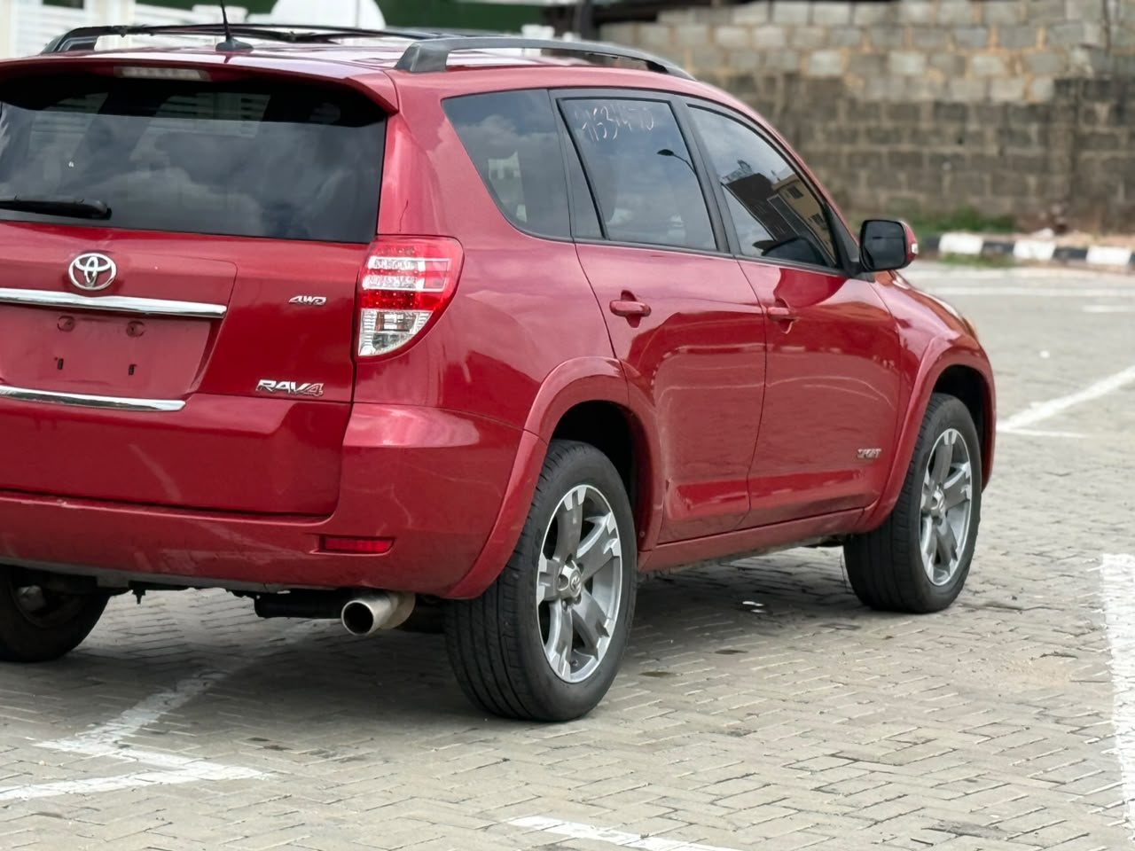 Toyota RAV4 V6 Red SUV for Sale