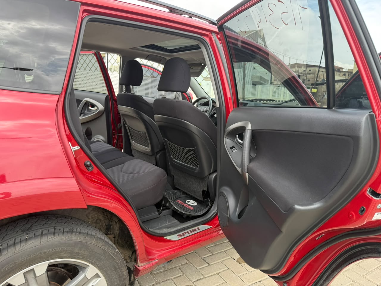 Toyota RAV4 V6 Red SUV for Sale