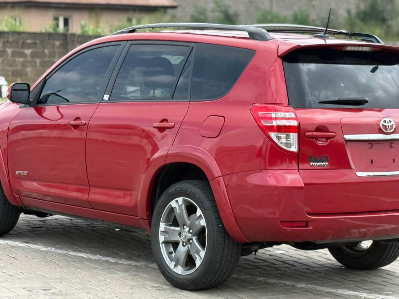 Toyota RAV4 V6 Red SUV for Sale