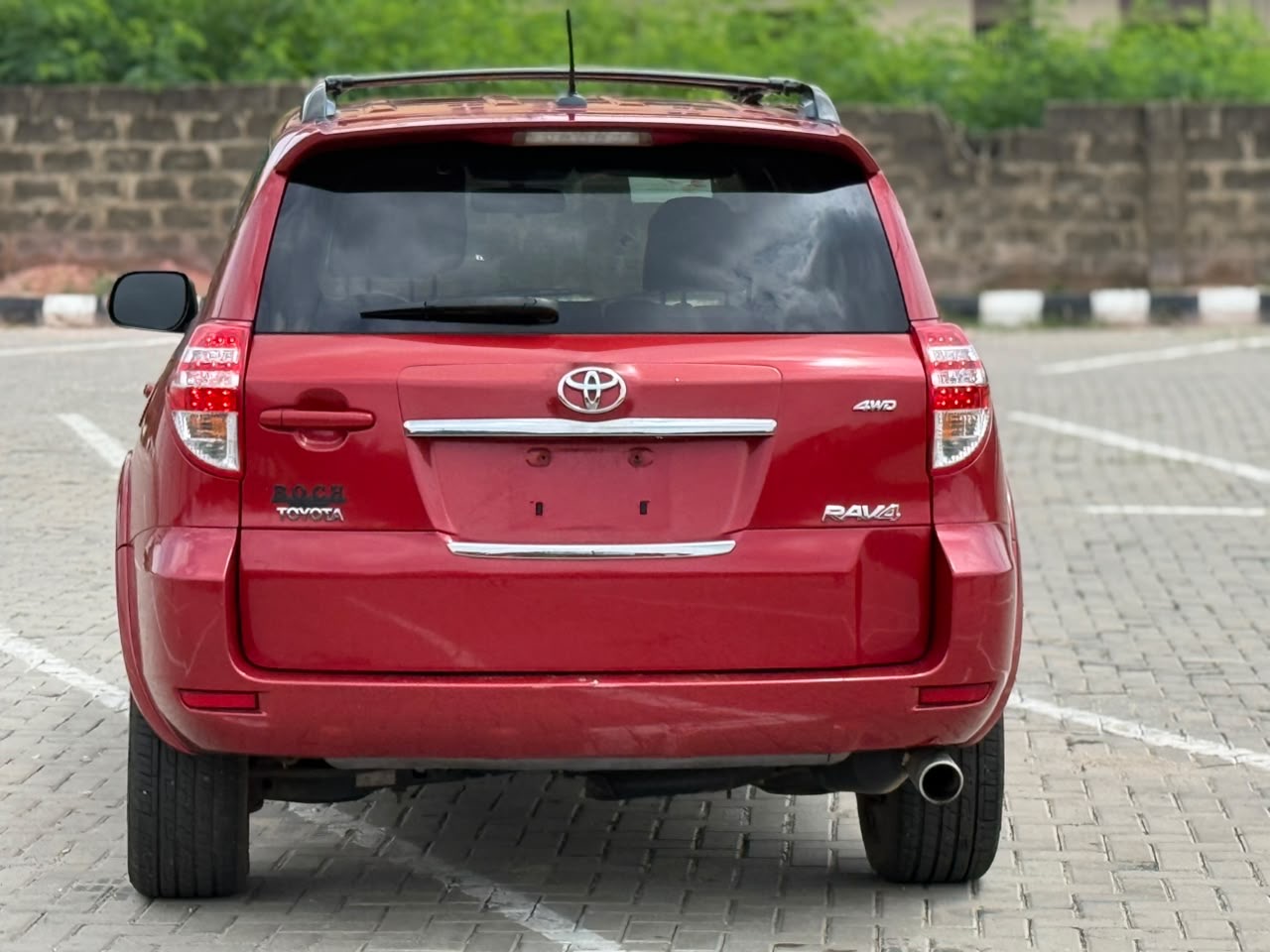 Toyota RAV4 V6 Red SUV for Sale