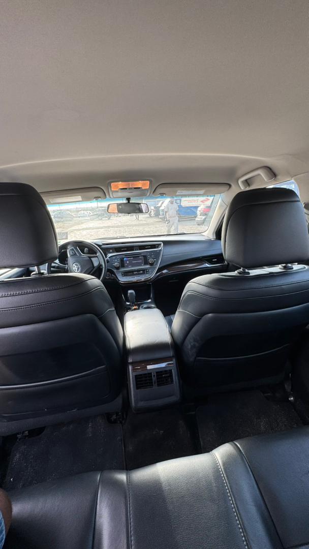 Toyota Avalon XLE Black Sedan