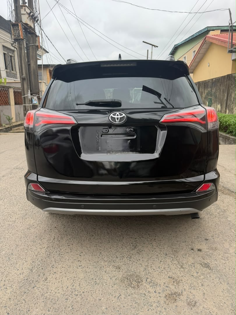 Toyota RAV4 SUV, Black — photo 2