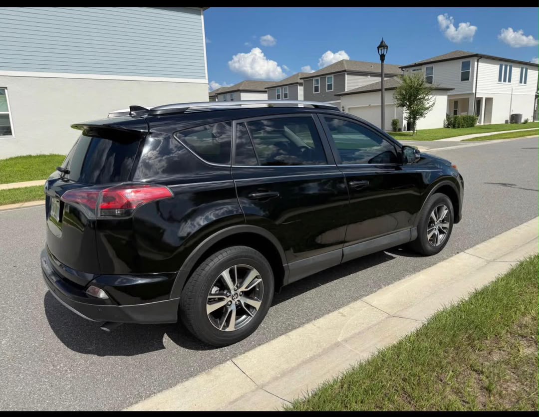 Toyota RAV4 SUV, Black — photo 3