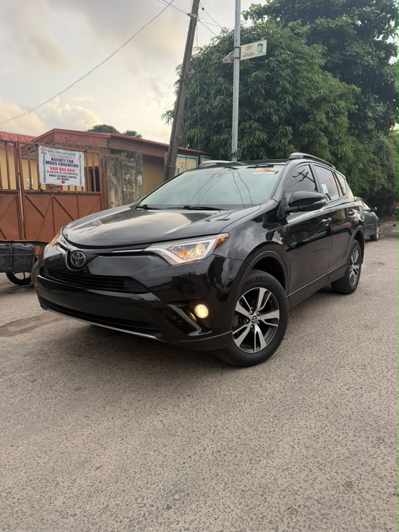 Toyota RAV4 SUV, Black — photo 5