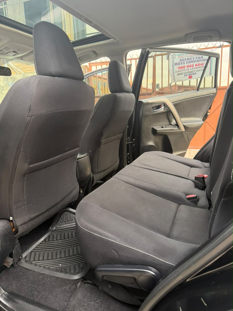 Toyota RAV4 SUV, Black — photo 8
