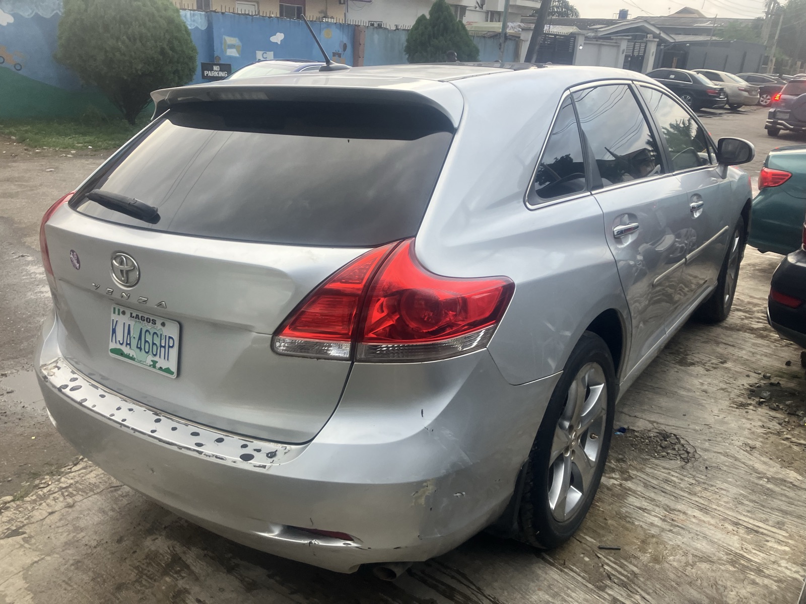 Toyota Venza 2010 model