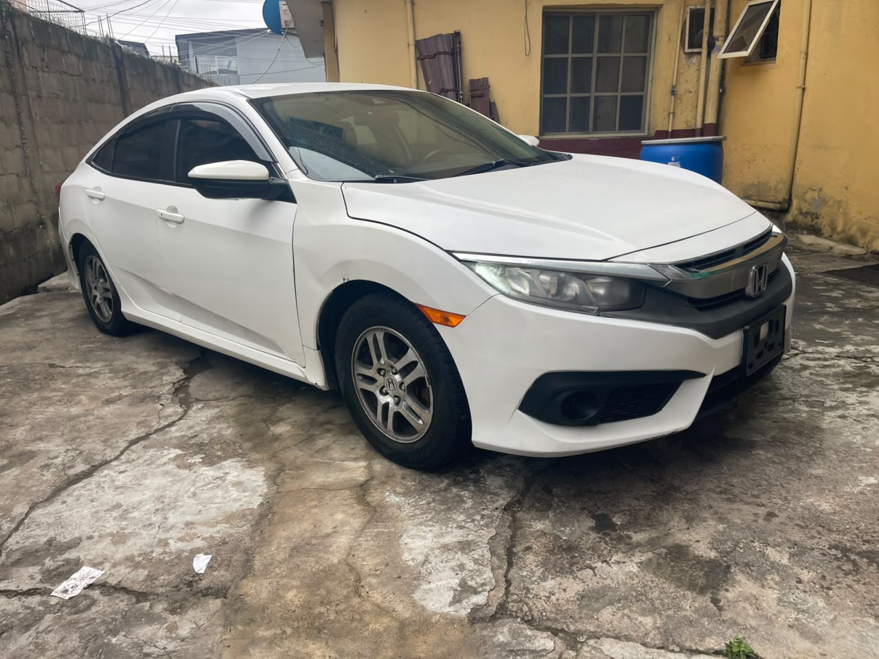 Honda Civic SE, White Sedan
