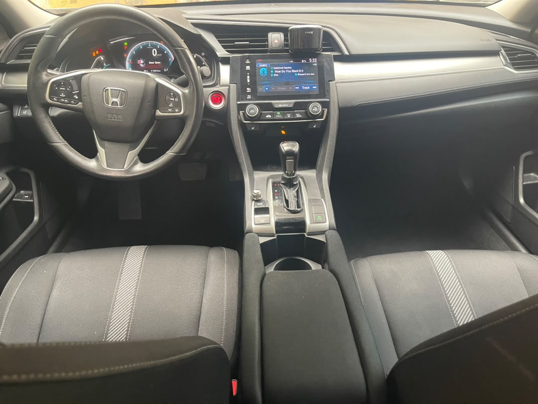 Honda Civic SE, White Sedan