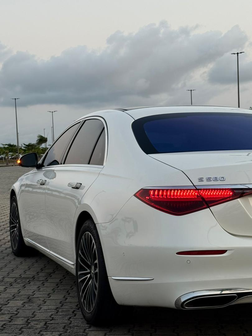 Mercedes-Benz S 560 White Sedan S560
