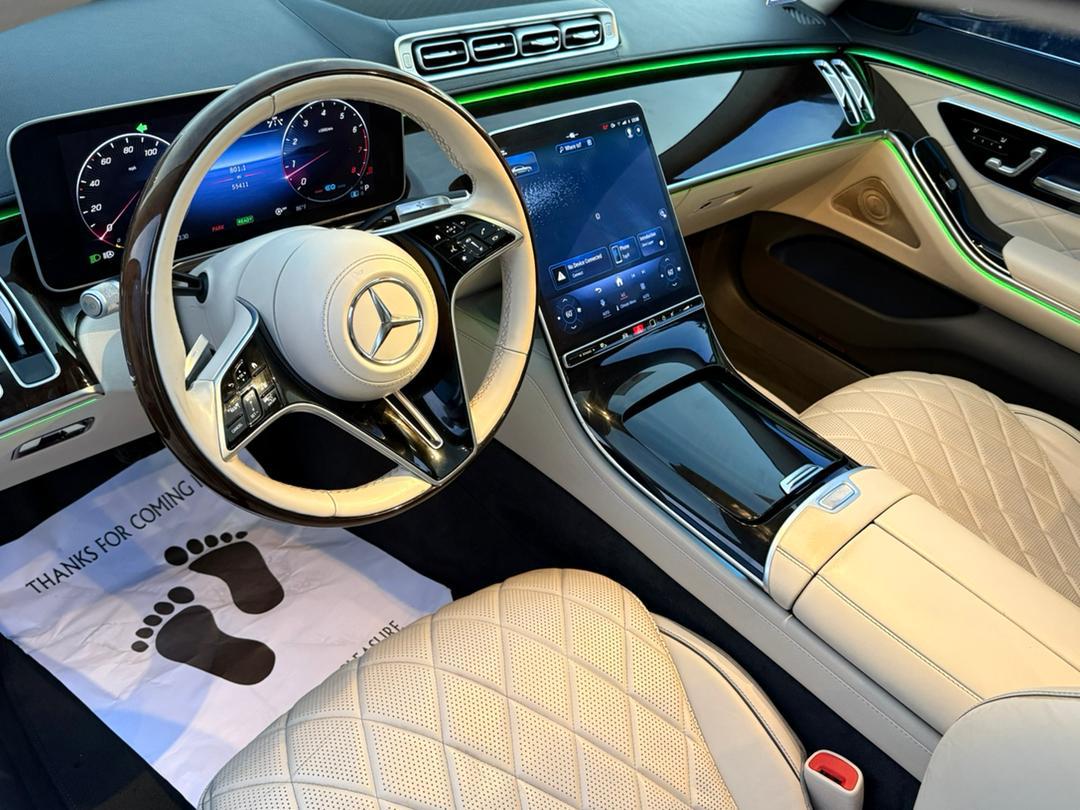Mercedes-Benz S 560 White Sedan S560