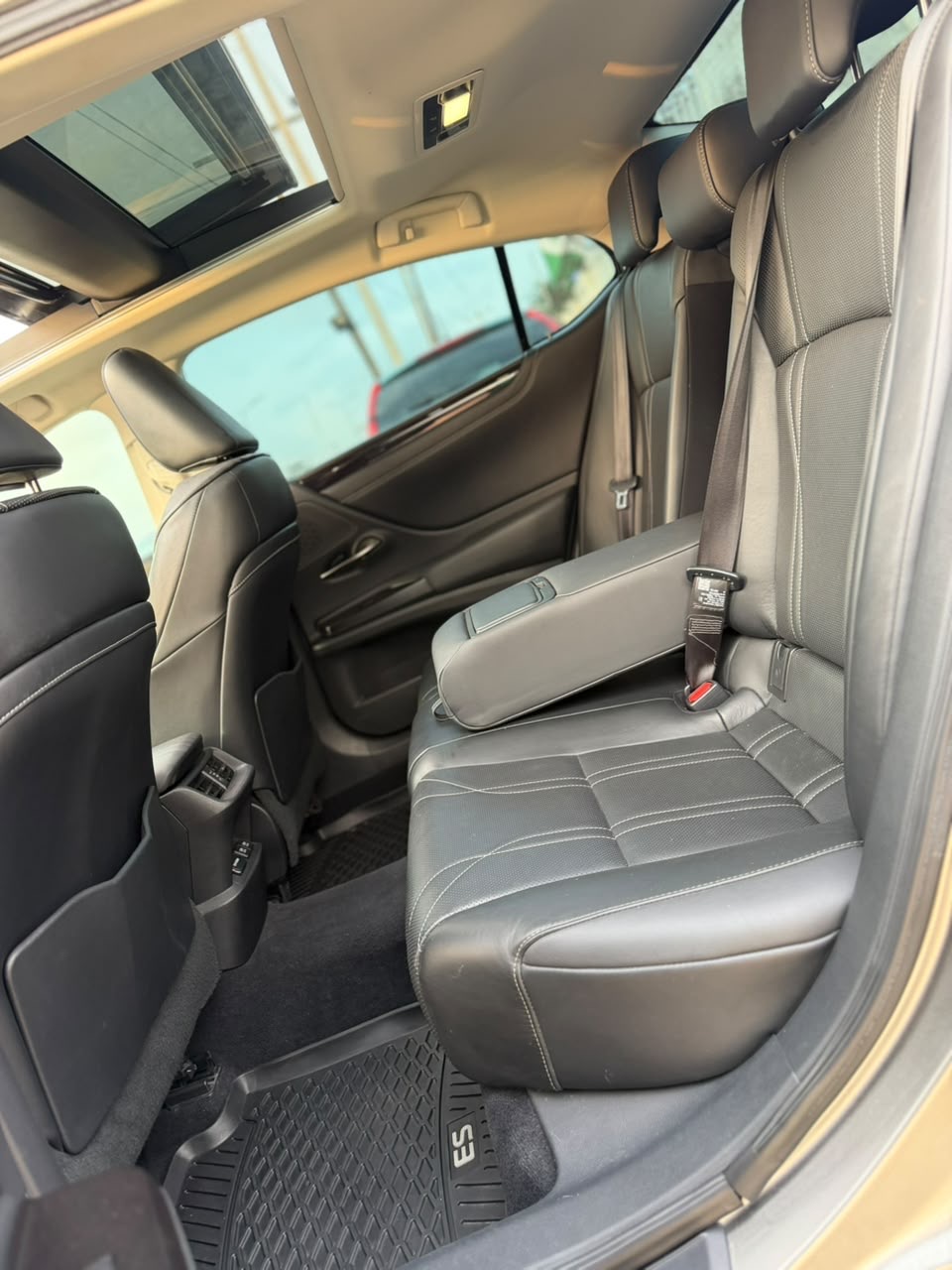 Lexus ES 350, Silver Sedan