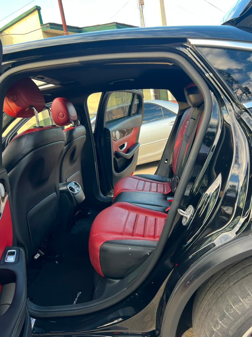 2017 GLC300 COUPE 4matic — photo 2