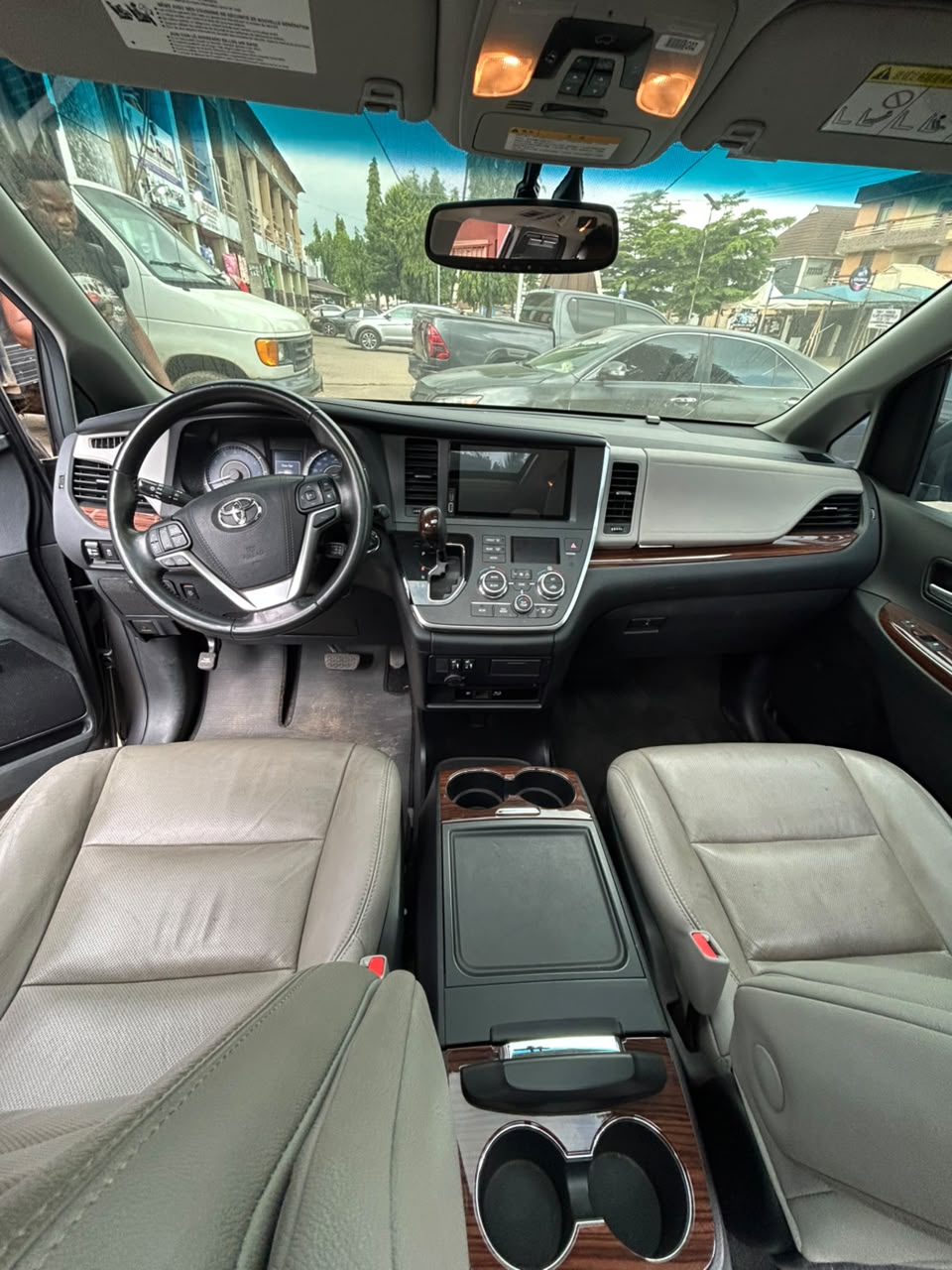 Toyota Sienna Limited, Dark Grey MPV