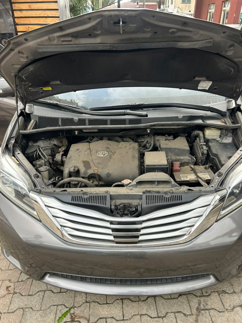 Toyota Sienna Limited, Dark Grey MPV