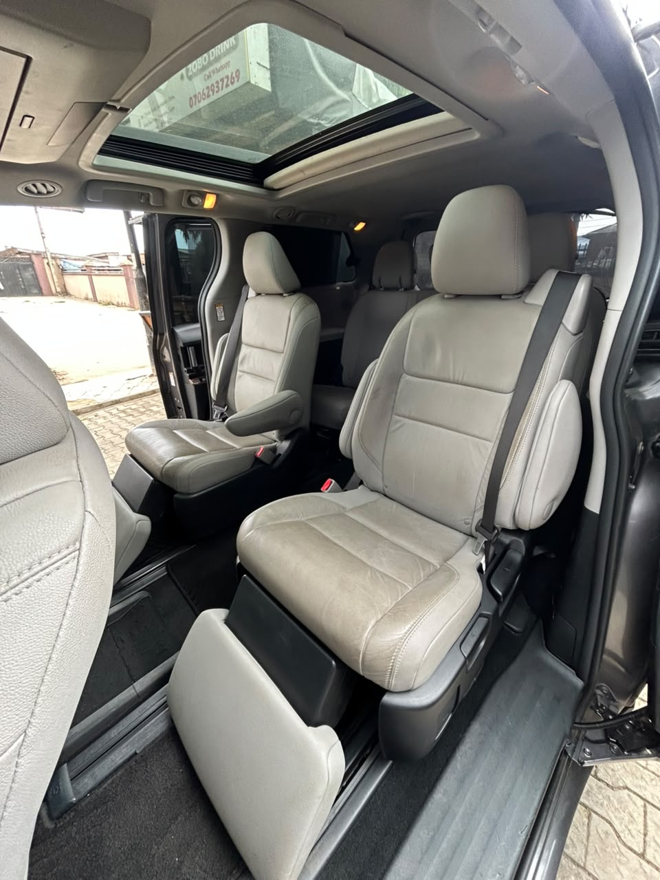 Toyota Sienna Limited, Dark Grey MPV