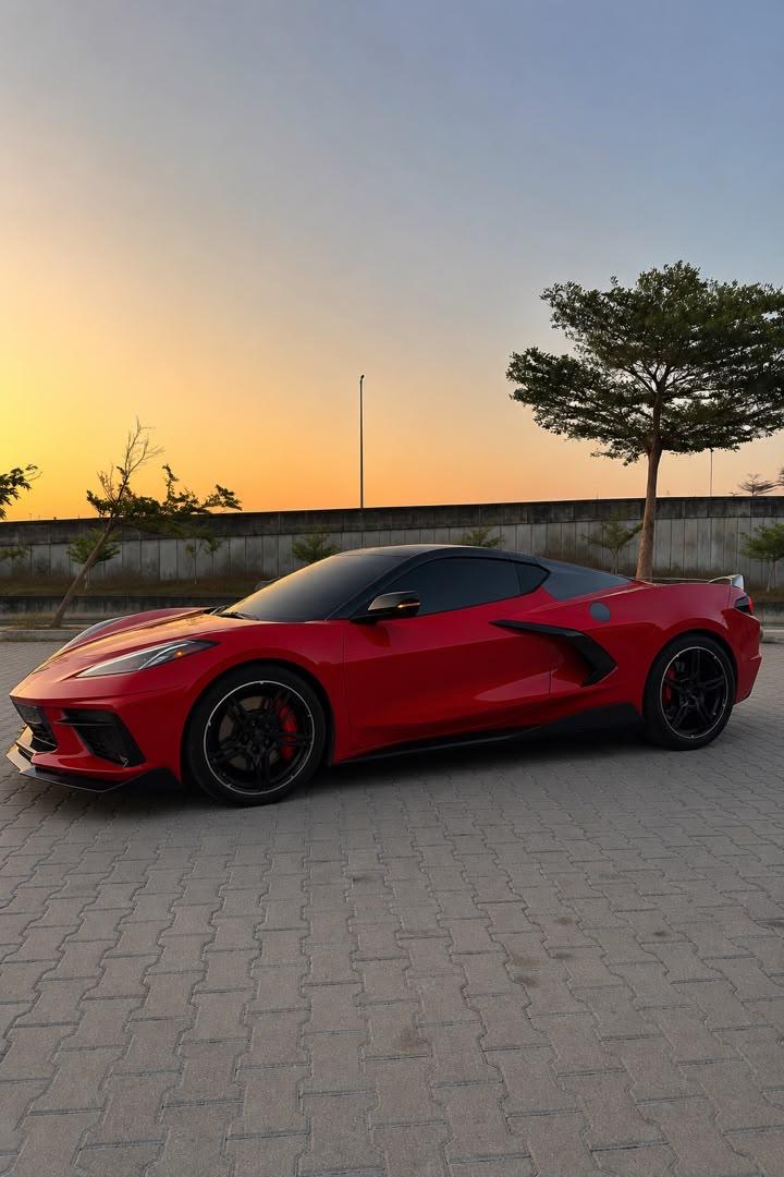 Chevrolet Corvette Stingray Coupe, Red — photo 2