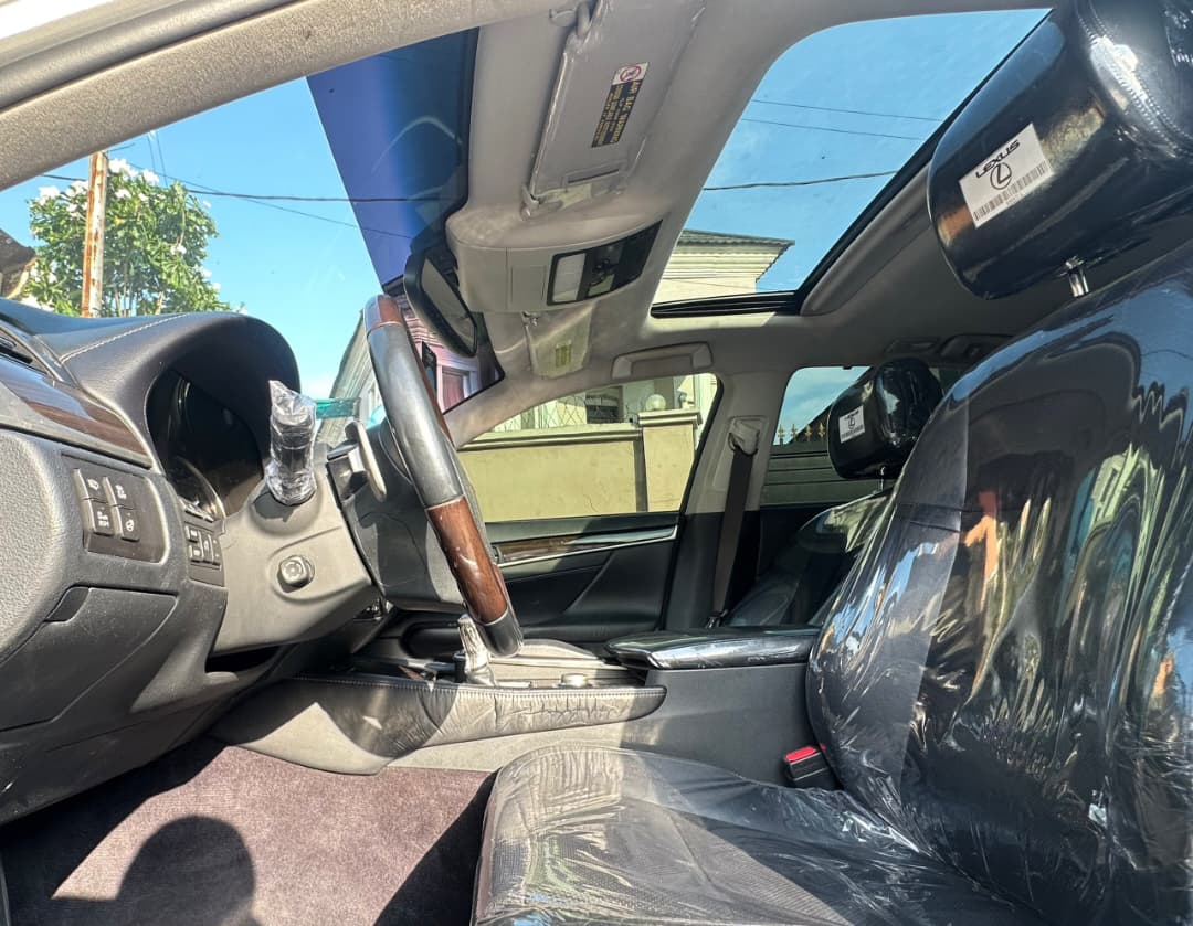 Lexus GS 350 Silver Sedan — photo 2