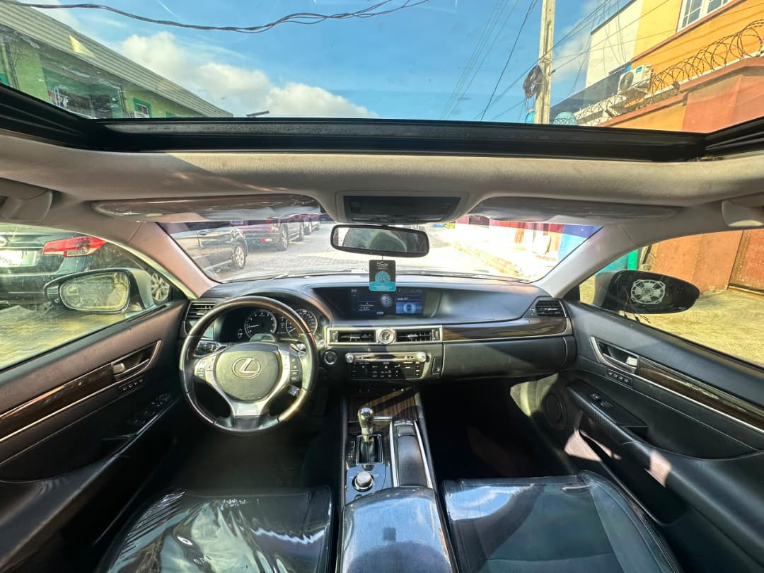 Lexus GS 350 Silver Sedan — photo 3