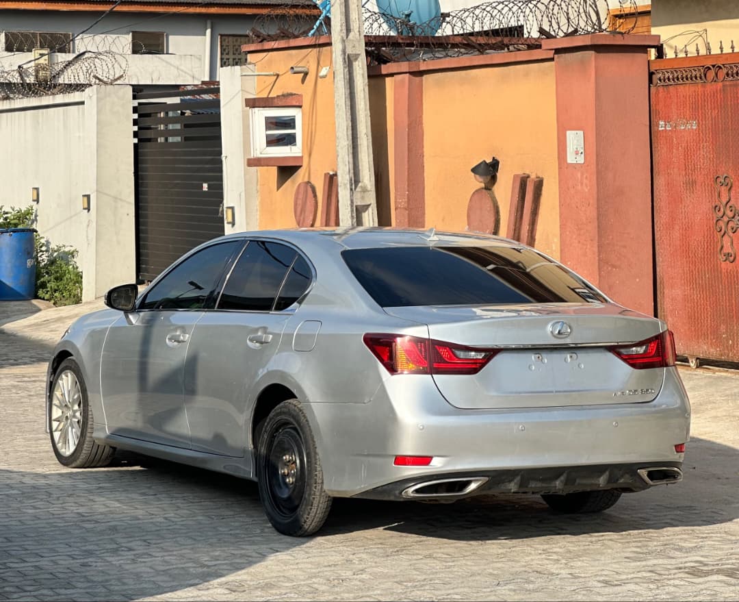 Lexus GS 350 Silver Sedan — photo 6
