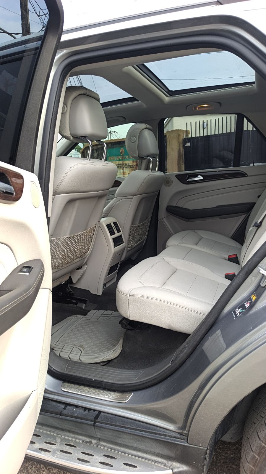 Mercedes Benz — photo 8