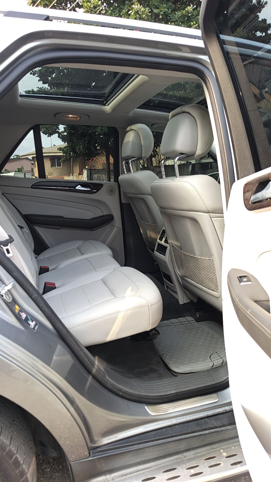Mercedes Benz — photo 10