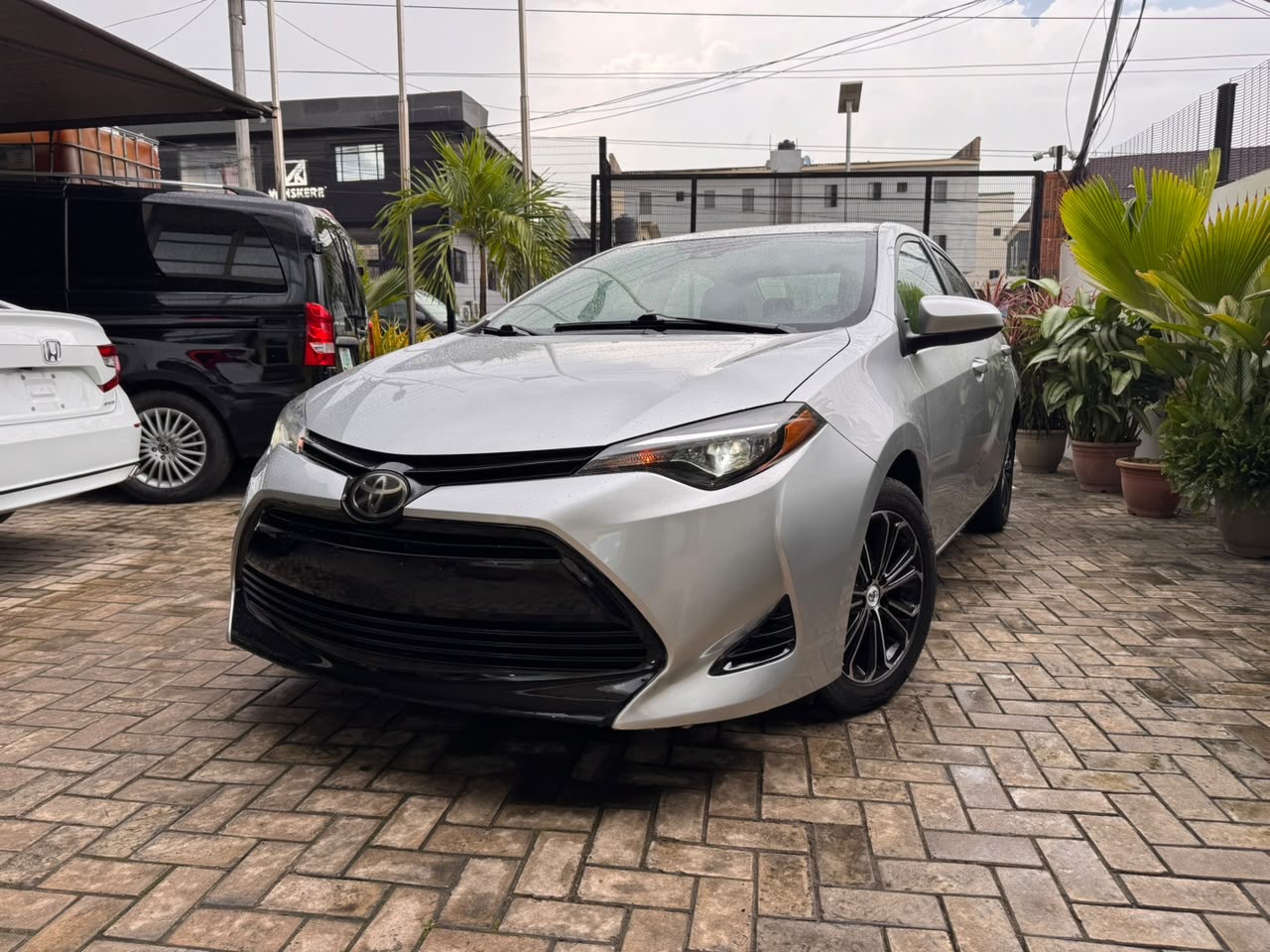 2019 Toyota Corolla LE Silver Sedan - Foreign Used