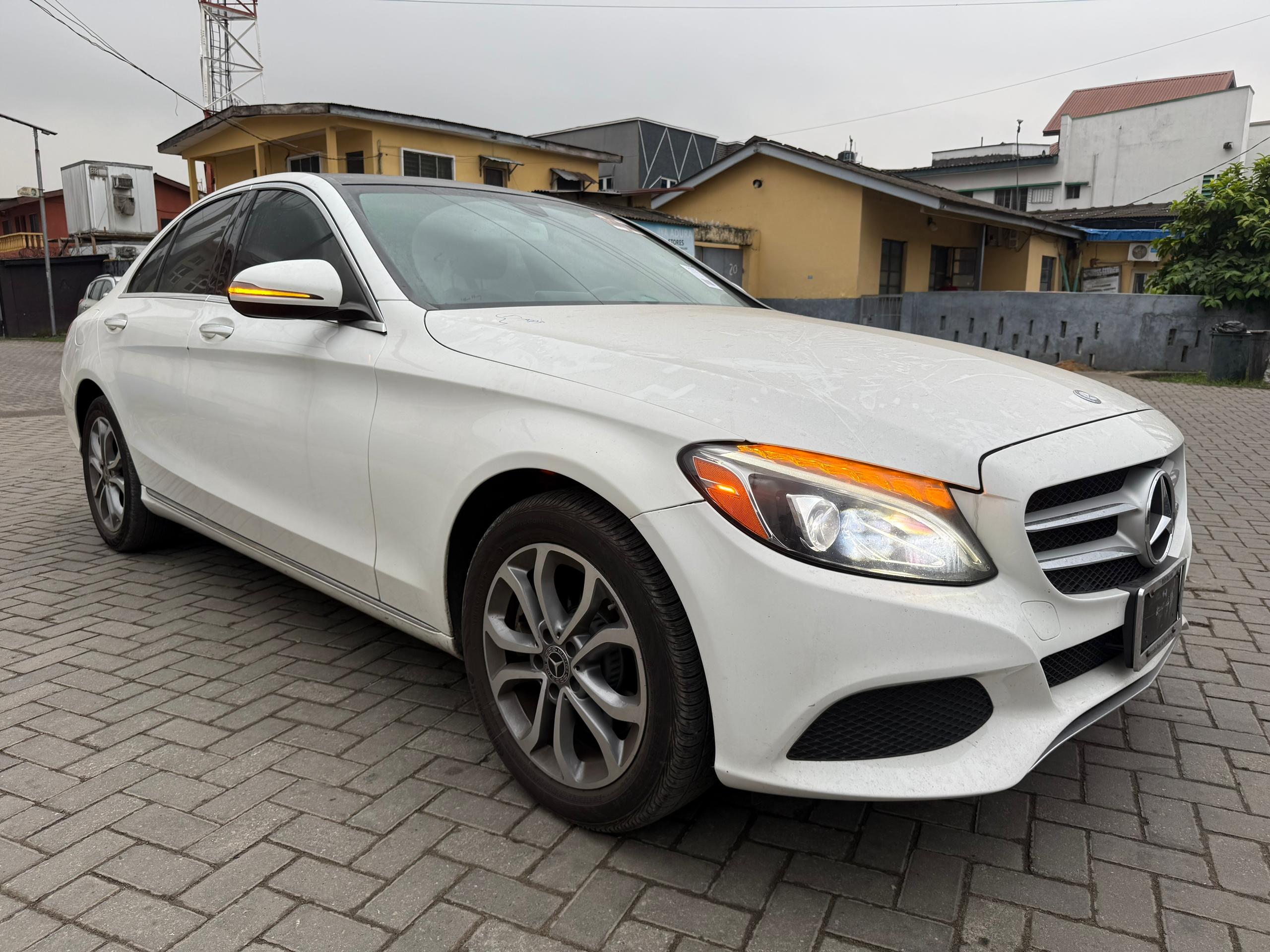 Mercedes-Benz C300 4MATIC White Sedan