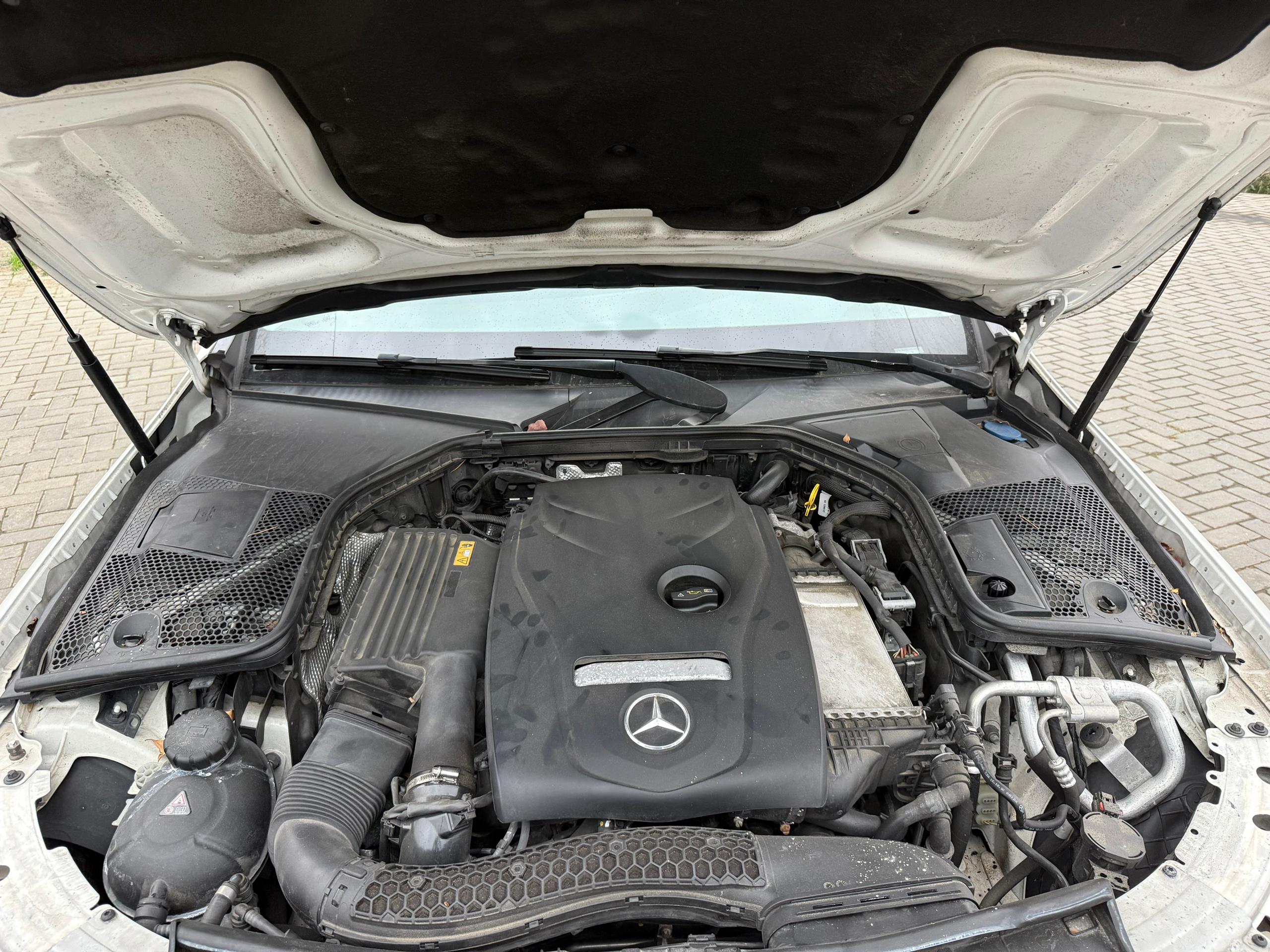 Mercedes-Benz C300 4MATIC White Sedan