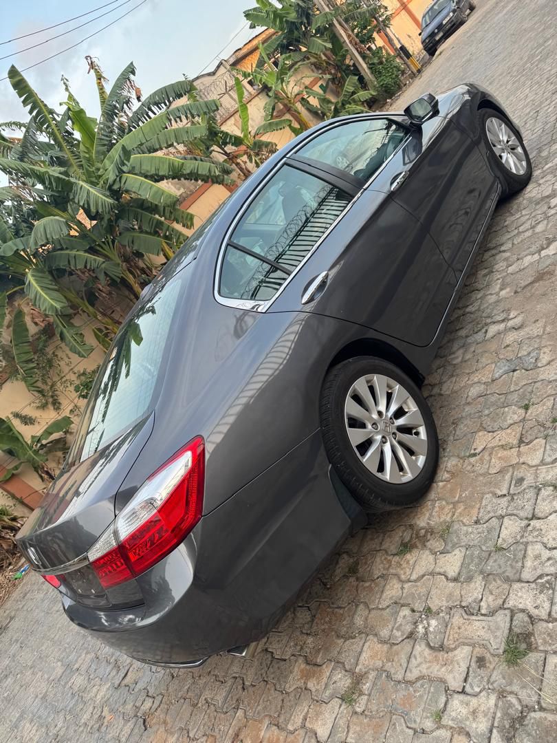 Honda Accord Sedan, Dark Grey — photo 2