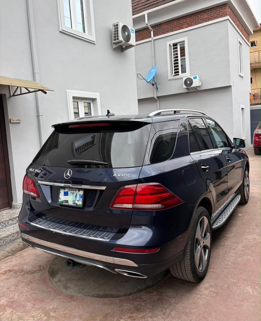 Mercedes-Benz GLE 350 4MATIC Dark Blue SUV GLE350