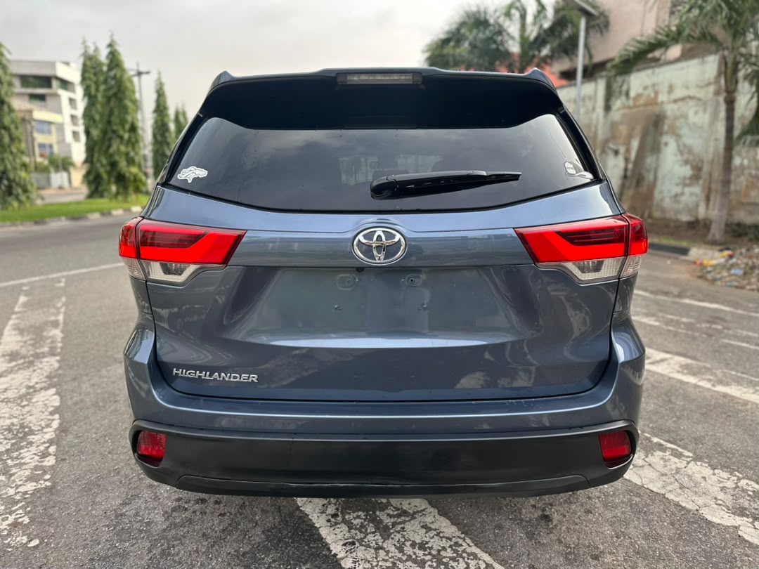 Toyota Highlander SUV, Dark Grey