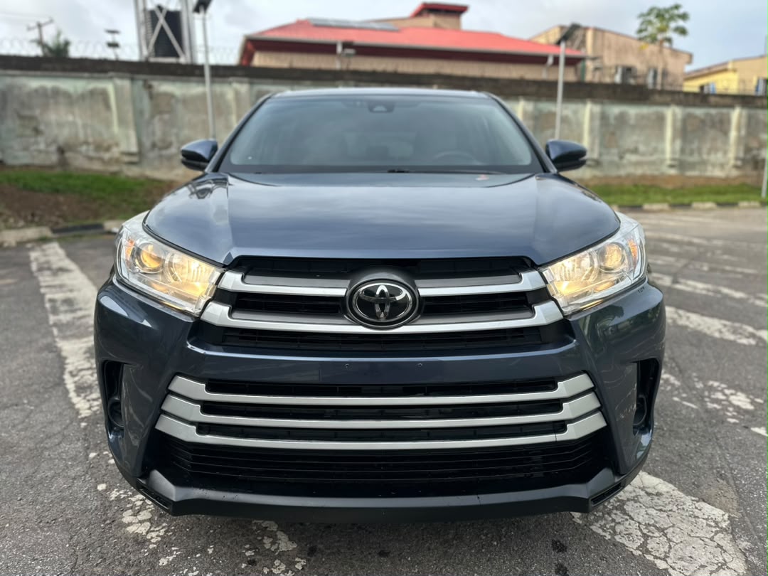 Toyota Highlander SUV, Dark Grey
