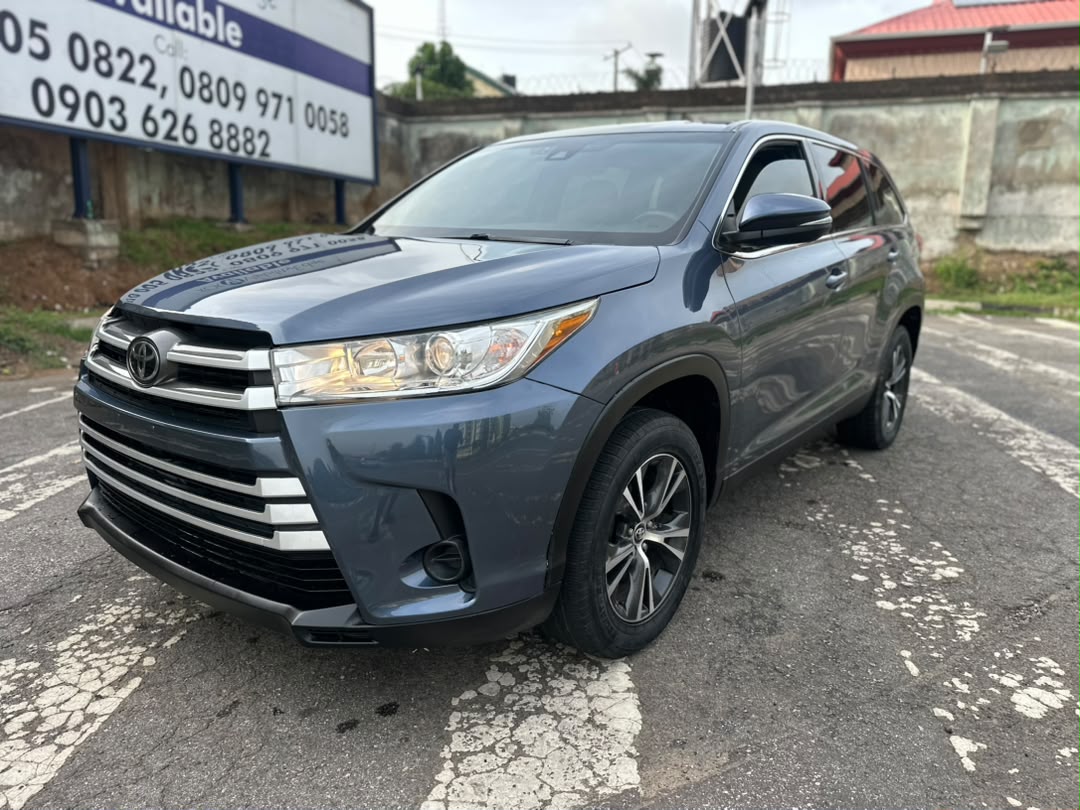 Toyota Highlander SUV, Dark Grey