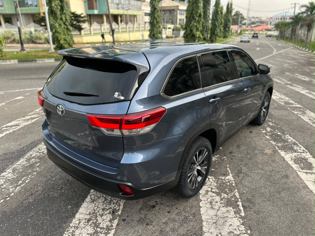 Toyota Highlander SUV, Dark Grey