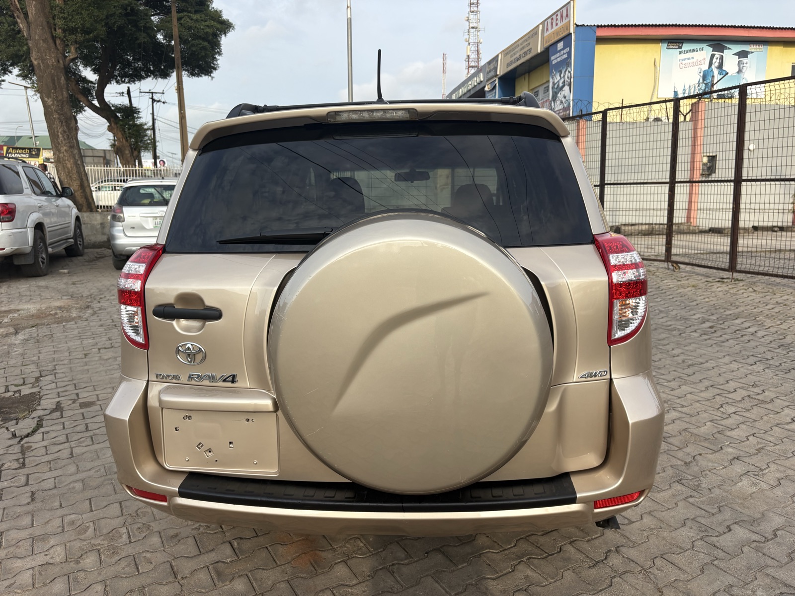 2010  accident free Toyota rav4 — photo 7