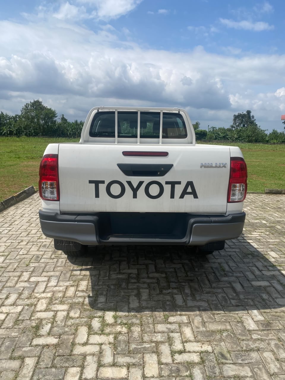Brand new 2025 Toyota Hilux White Pickup Truck