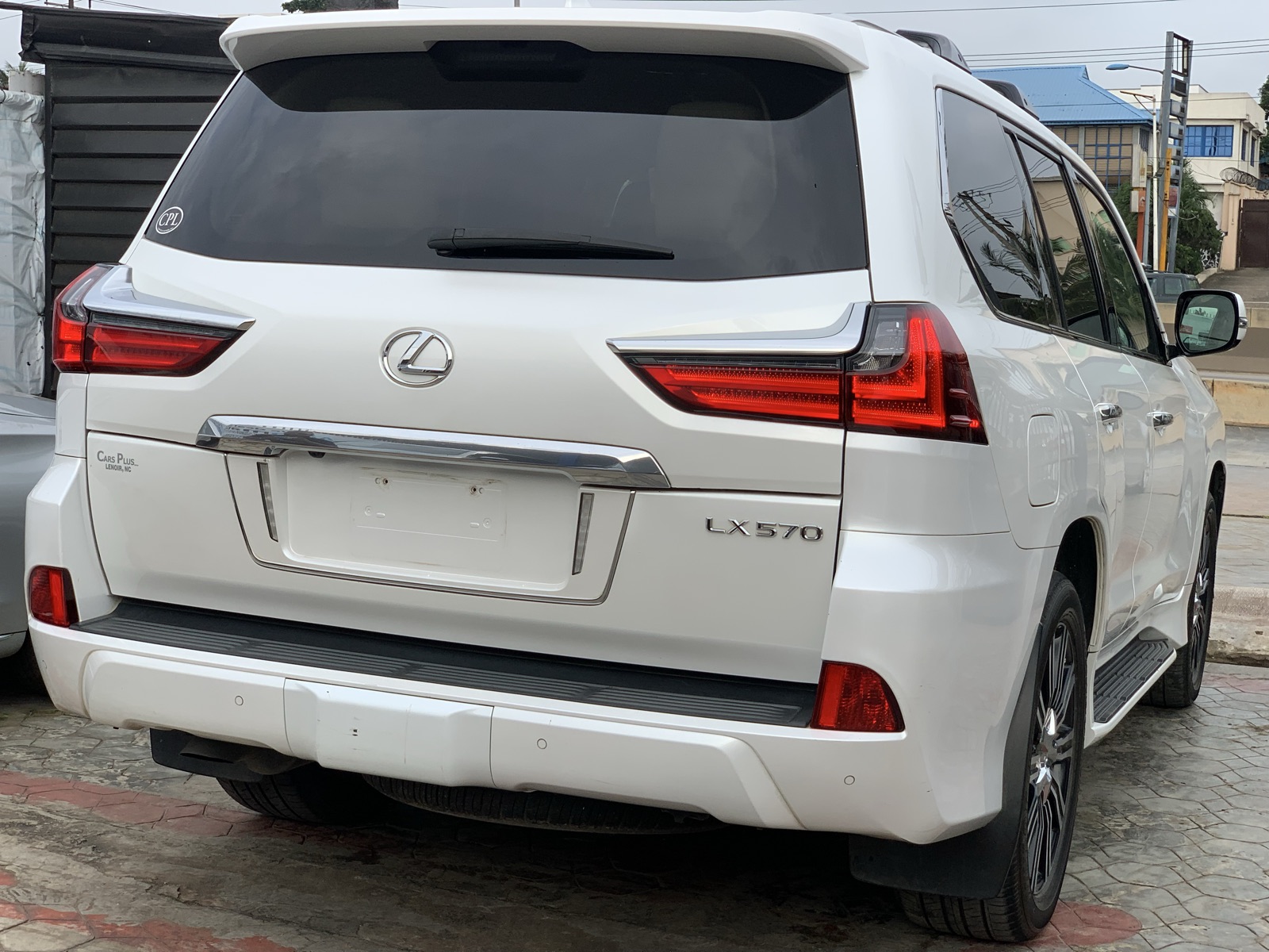 2018 Lexus LX 570 White SUV with Sunroof